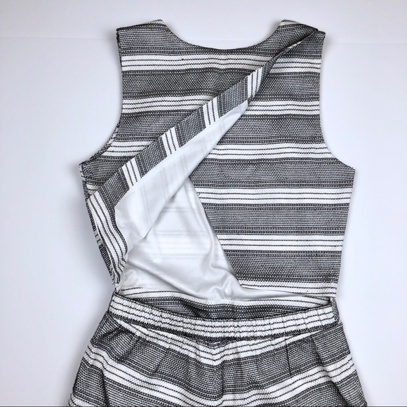 J.O.A. Structured Open Back Romper - Picture 4 of 8